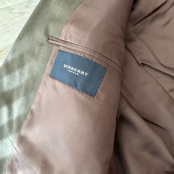 Burberry London Wool 2 Button Blazer Size 46R - Picture 2 of 5